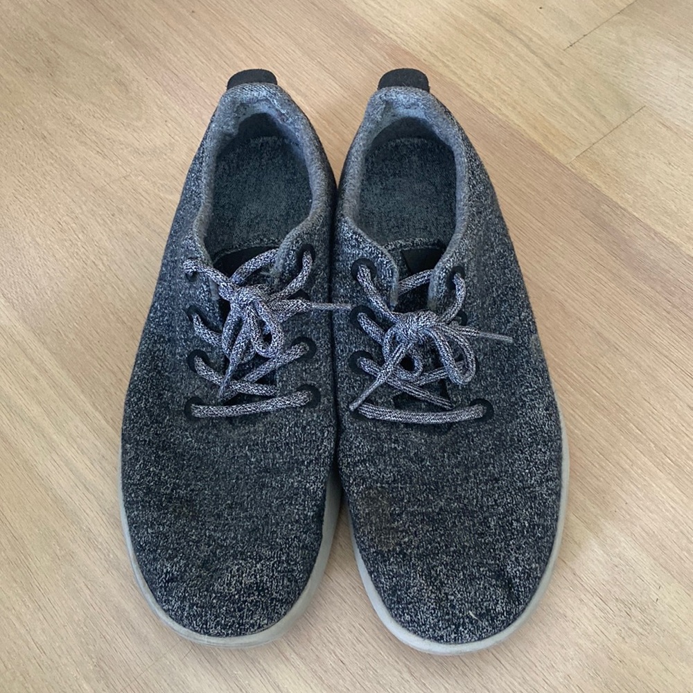 Mens Allbirds in excellent condition.